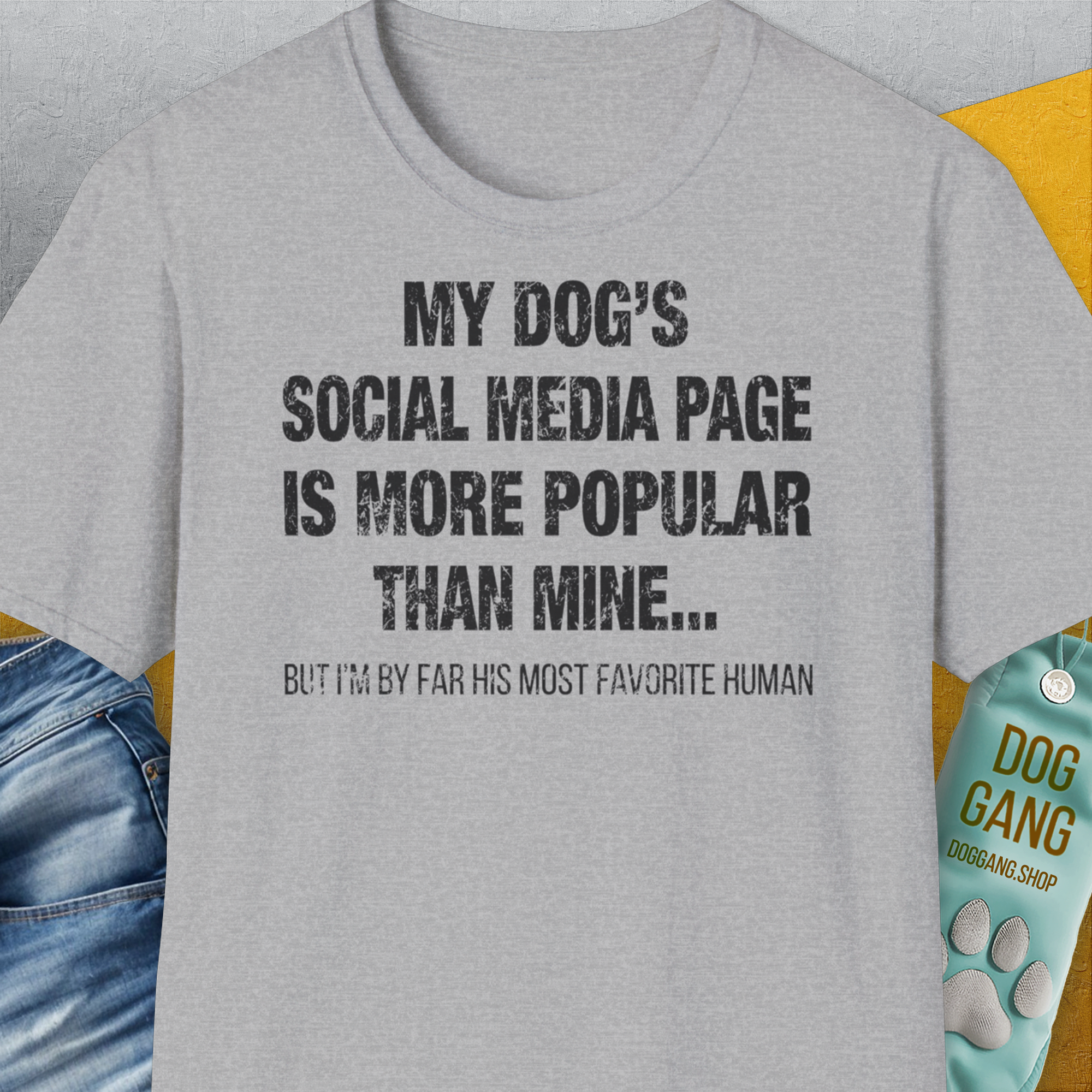 My Dogs Social Media Page Is More Popular Than Mine, Unisex T-Shirt-Sport Grey-cooles Tee mit lustigem Spruch für Hundefreunde, Design by Dog Gang