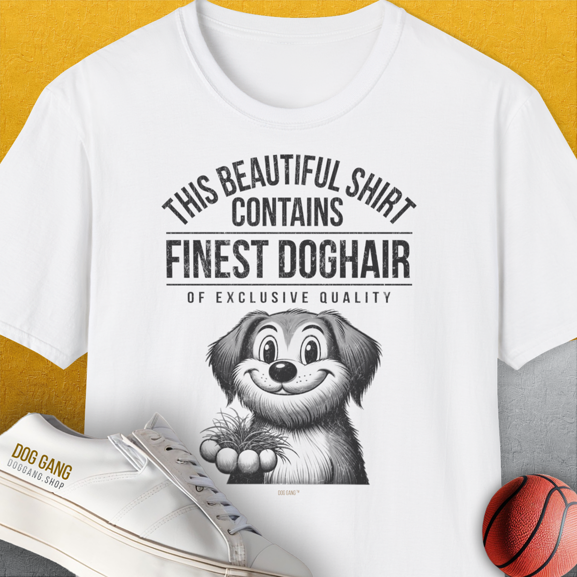 This Beautiful Shirt Contains Finest Dog Hair Of Exclusive Quality, Volume 1, Unisex T-Shirt, lustiger Spruch mit Hund. Für humorvolle Hundefreunde. Design by Dog Gang