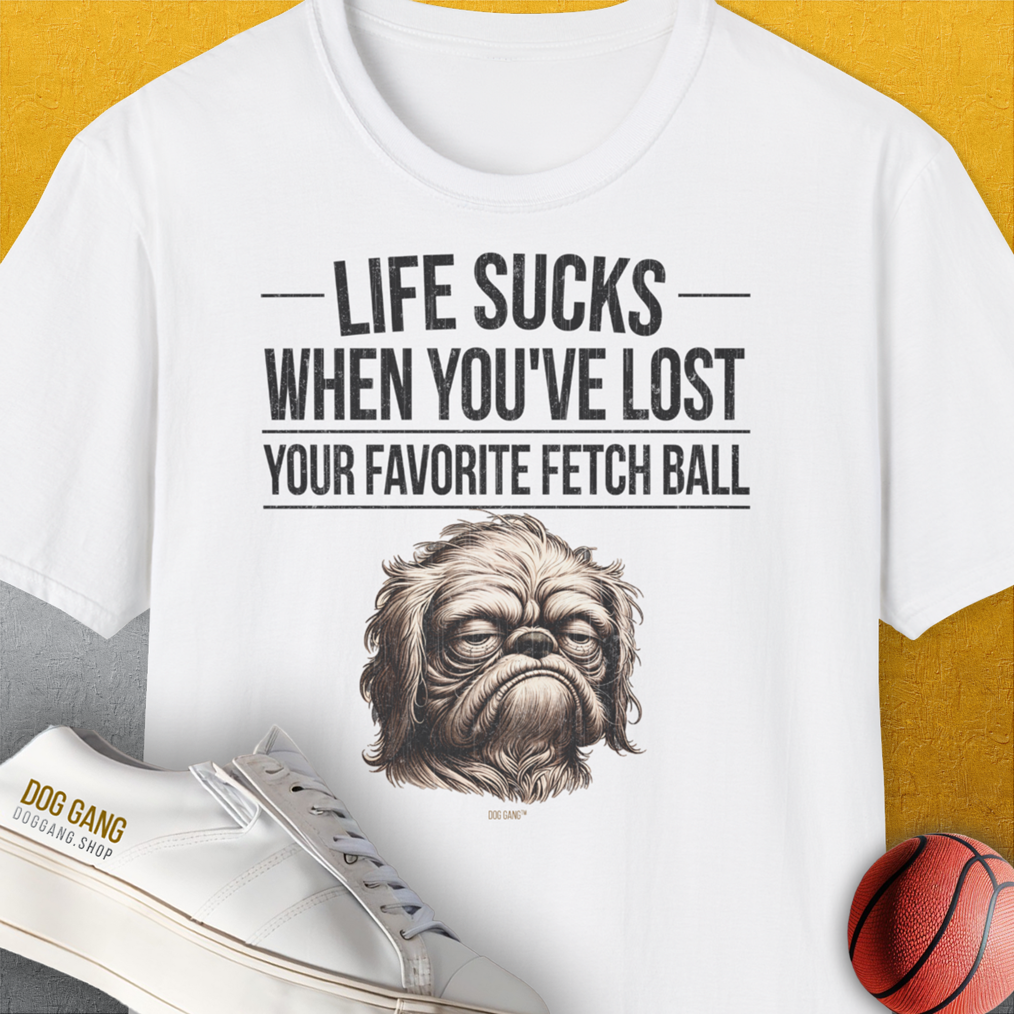 Life Sucks When You've Lost Your Favorite Fetch Ball, Volume 2, Unisex T-Shirt, lustiger Spruch mit Hund. Für humorvolle Hundefreunde. Design by Dog Gang
