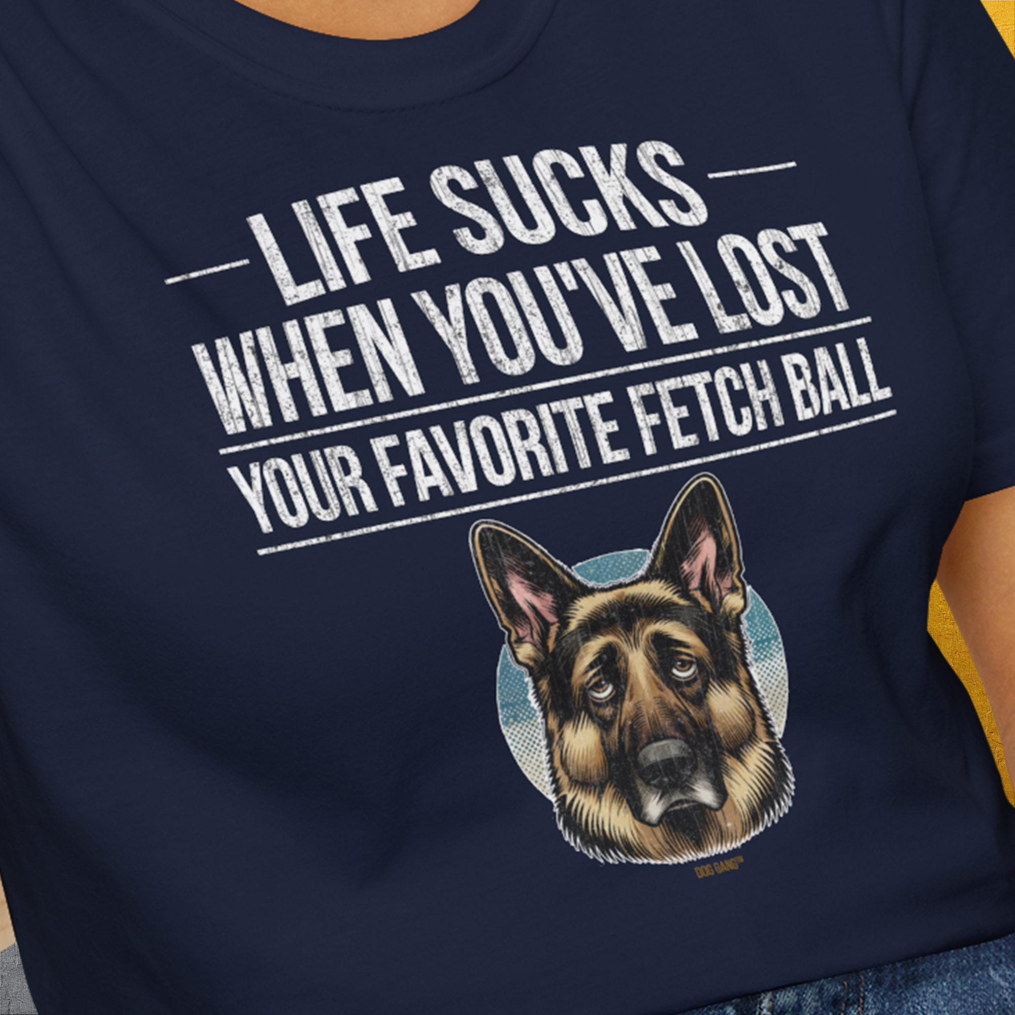 Life Sucks When You've Lost Your Favorite Fetch Ball, Volume 4, Unisex T-Shirt-lustiger Spruch auf bequemen Shirt für Hundeliebhaber, Design by Dog Gang