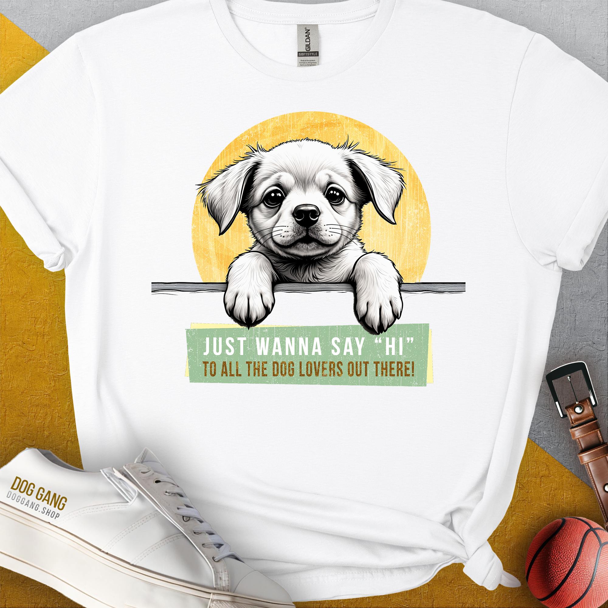 "Say Hi" Series, Volume 1, Unisex T-Shirt, lustiger Spruch mit Hund. Für humorvolle Hundefreunde. Design by Dog Gang