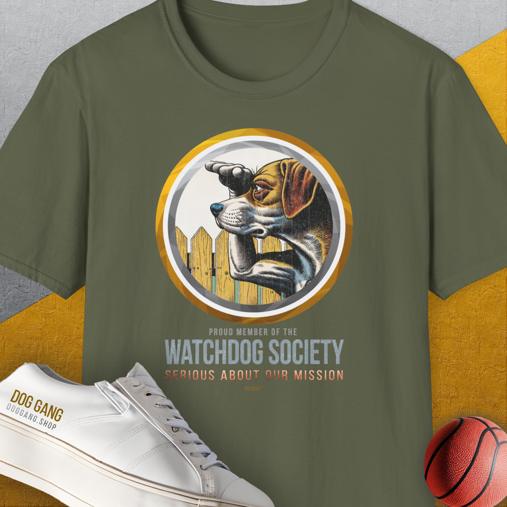 (Member Of The) Watchdog Society Series, Volume 2, Unisex T-Shirt-Military Green-cooles Tee mit lustigem Spruch für Hundefreunde, Design by Dog Gang