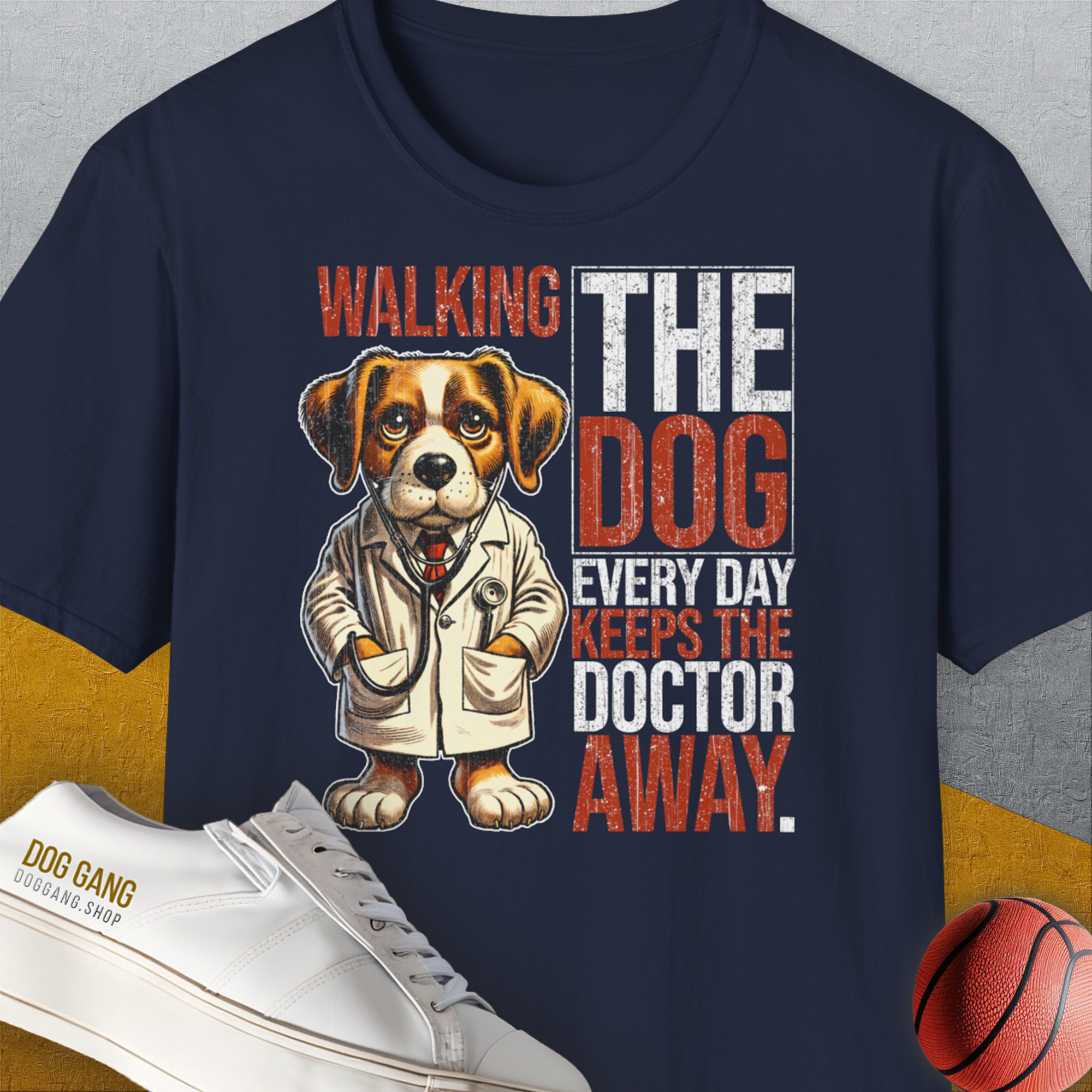 Walking The Dog Every Day Keeps The Doctor Away, Volume 1, Unisex T-Shirt-Navy-bequemes Softstyle - Tshirt. Lustiger Spruch mit Hund. Für Hundefreunde, in- und outdoor. Design by Dog Gang