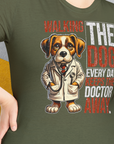 Walking The Dog Every Day Keeps The Doctor Away, Volume 1, Unisex T-Shirt-bequemes Shirt mit lustigem Spruch für Hundebesitzer, Design by Dog Gang