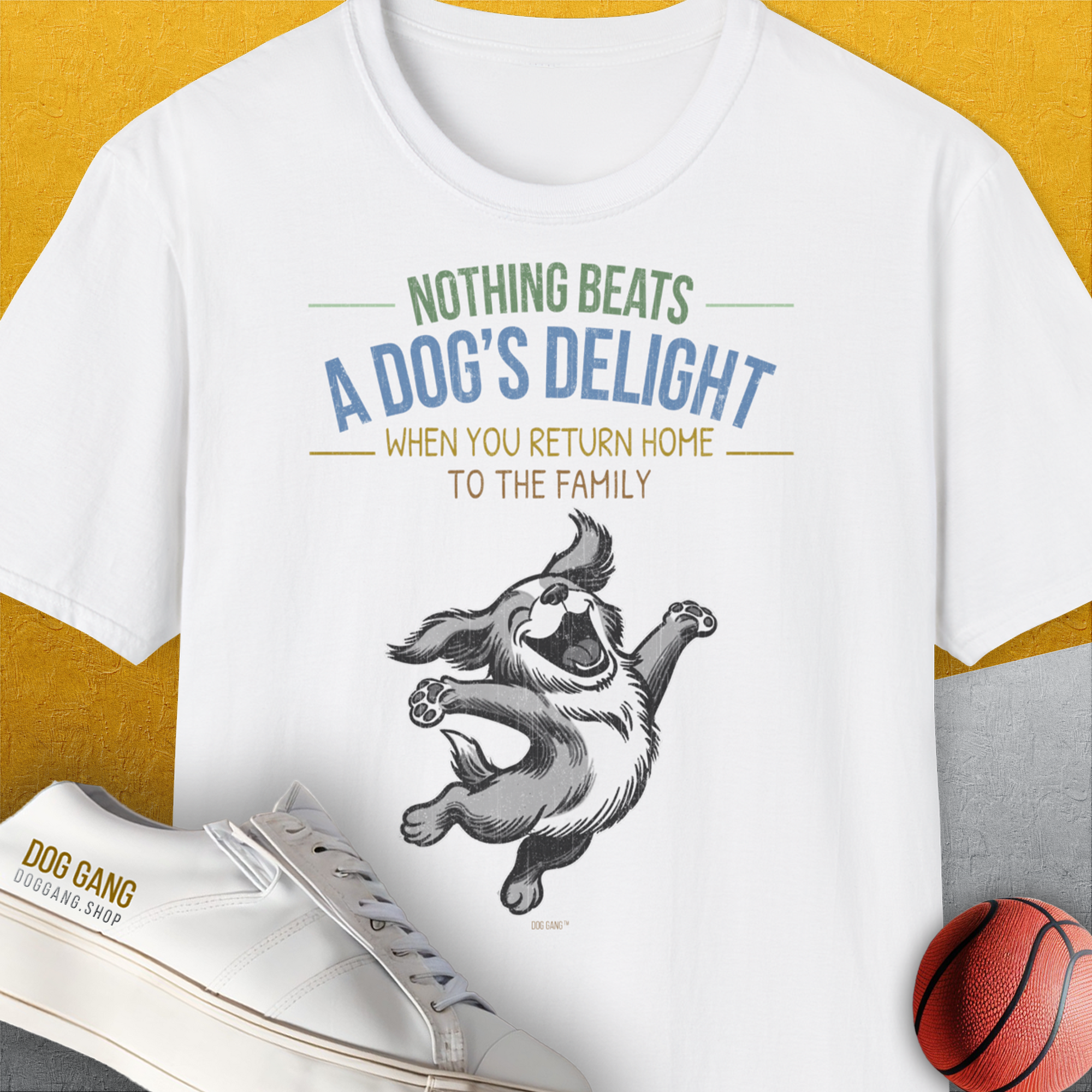 Nothing Beats A Dog's Delight When You Return Home, Volume 3, Unisex T-Shirt, lustiger Spruch mit Hund. Für humorvolle Hundefreunde. Design by Dog Gang