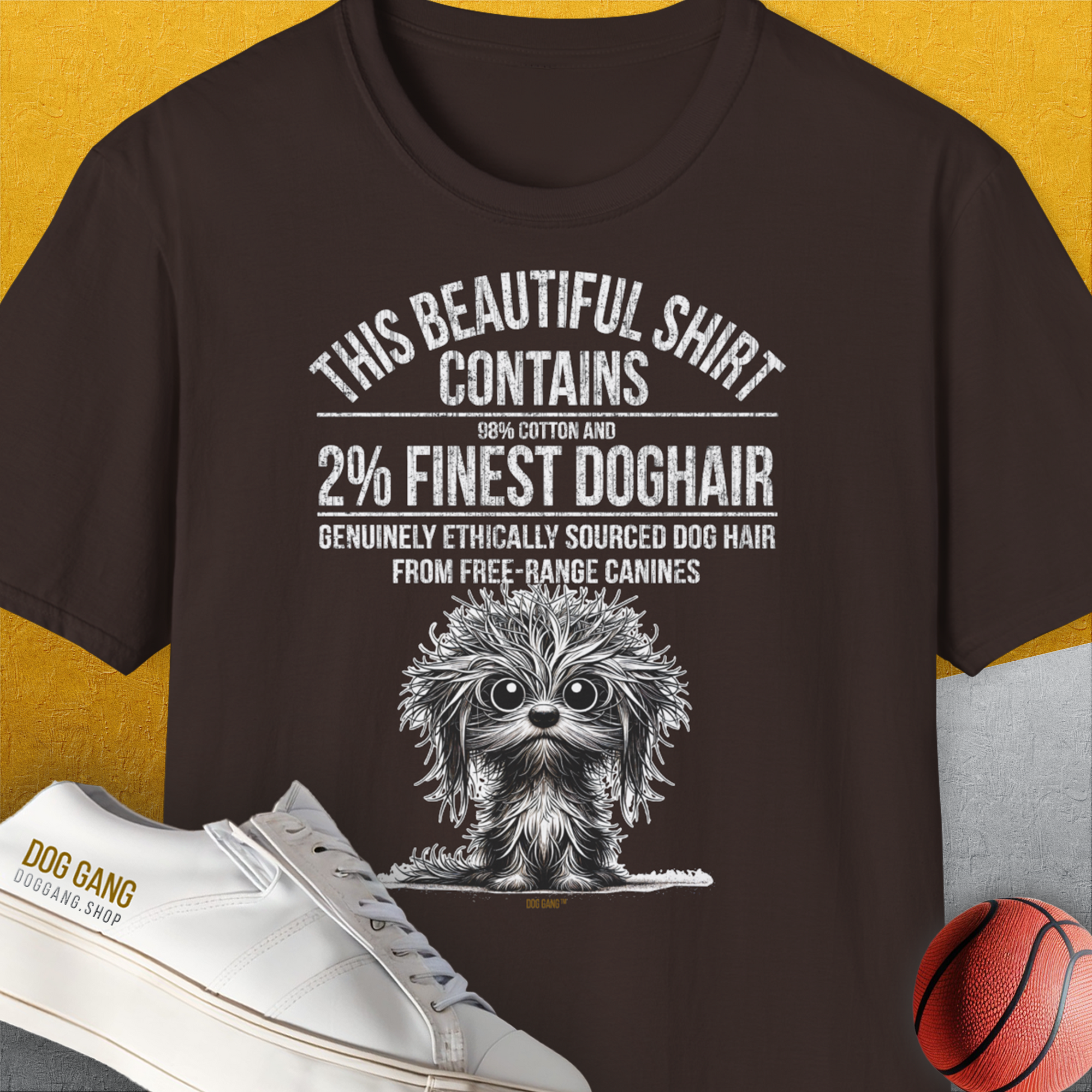 Das „This Beautiful Shirt Contains Finest Dog Hair, Volume 3, Unisex T-Shirt“ ist ein weiches, braunes T-Shirt mit einer niedlichen Hundeillustration und einem lustigen Text über 2 % Hundehaar. Es besteht aus 100 % Baumwolle, ist ideal für bequeme Tierliebhaber und verleiht jeder Garderobe eine pfotenperfekte Note!.