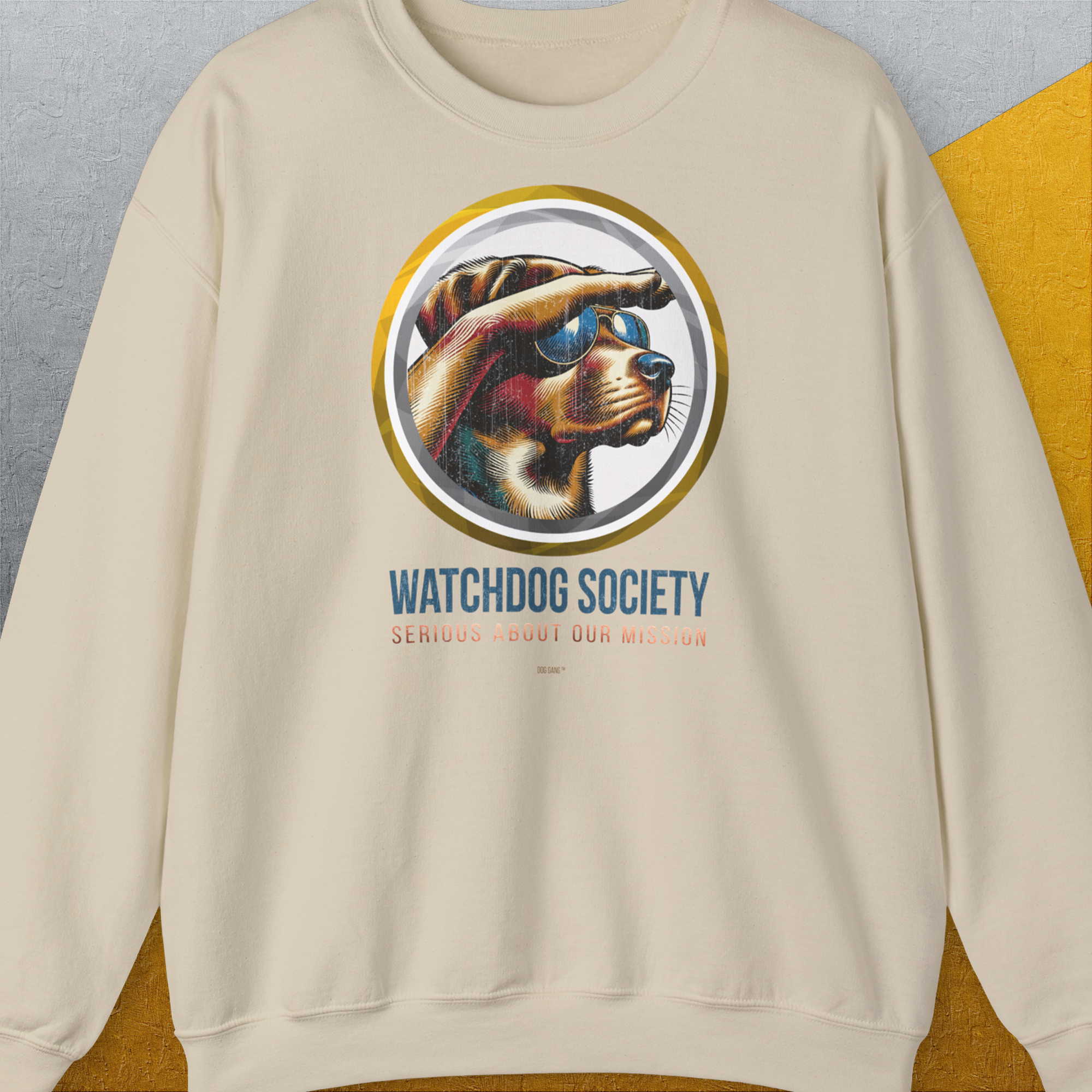 Watchdog Society Series, Volume 1, Unisex Sweatshirt-Sand-lustiges und bequemes Sweatshirt für Hundeliebhaber, Design by Dog Gang