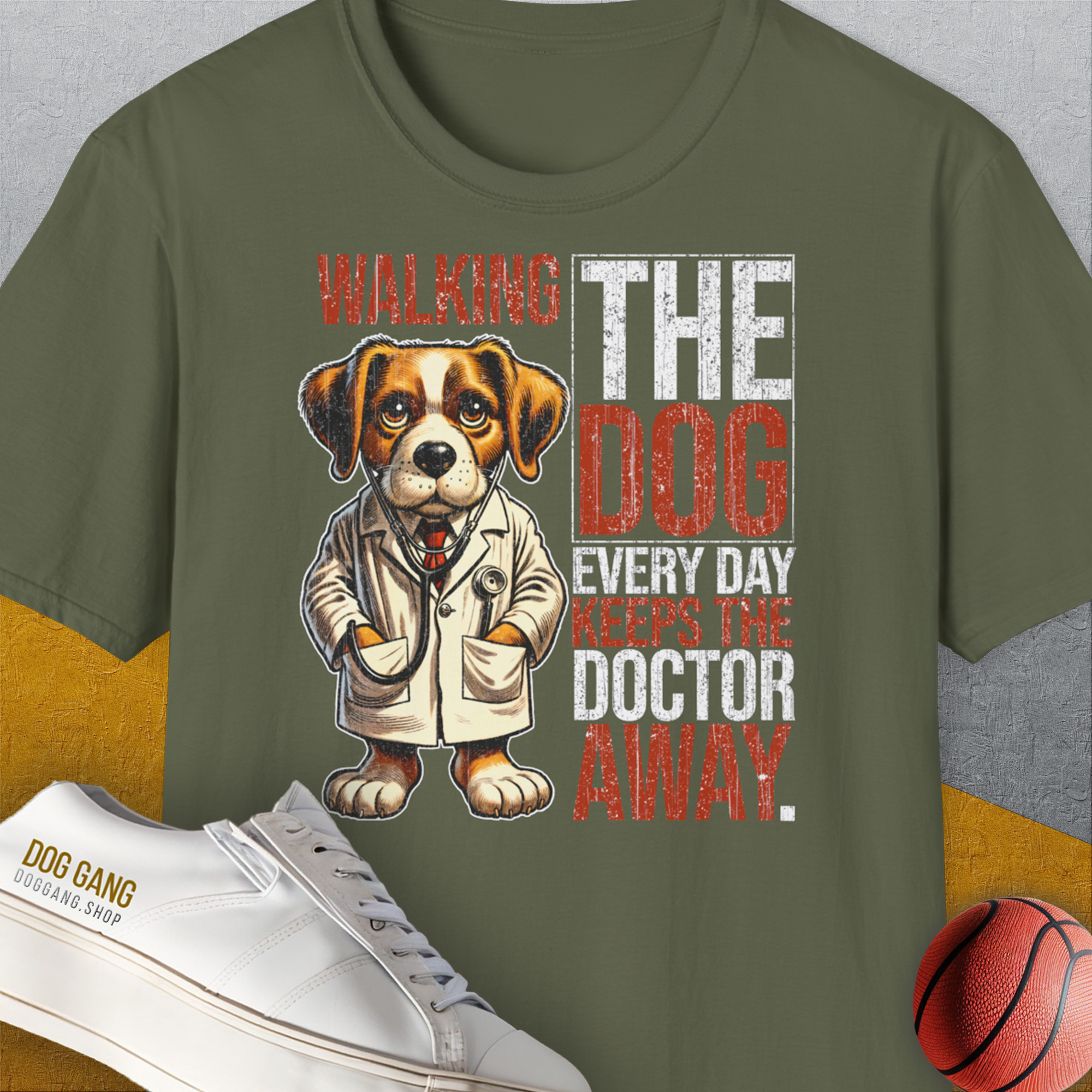 Walking The Dog Every Day Keeps The Doctor Away, Volume 1, Unisex T-Shirt-Military Green-cooles Tee mit lustigem Spruch für Hundefreunde, Design by Dog Gang